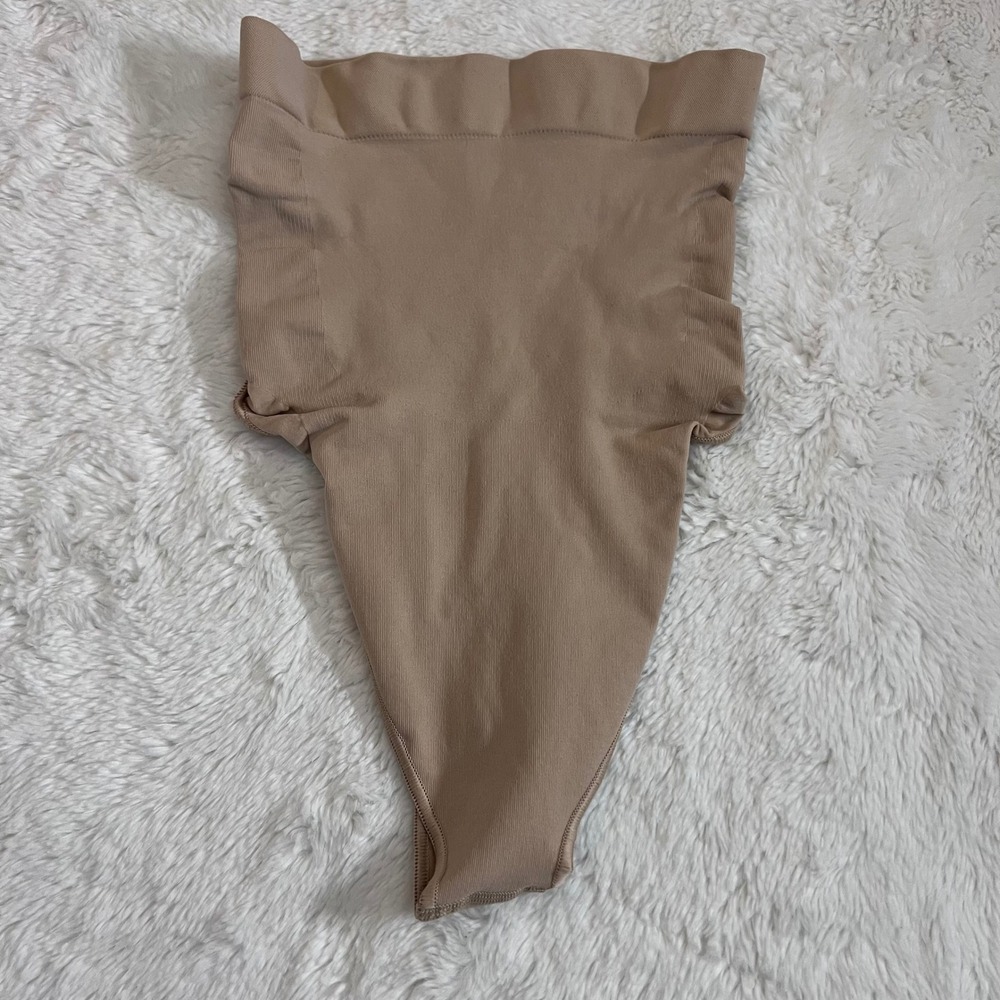 SKIMS Sculpting High Waisted Thong Shapewear Tan XS Tummy Control Seamless